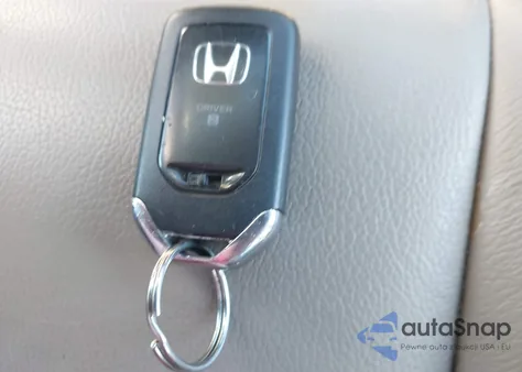 2018 Honda Pilot Touring z USA, uszkodzony, nr VIN 5FNYF6H91JB008621